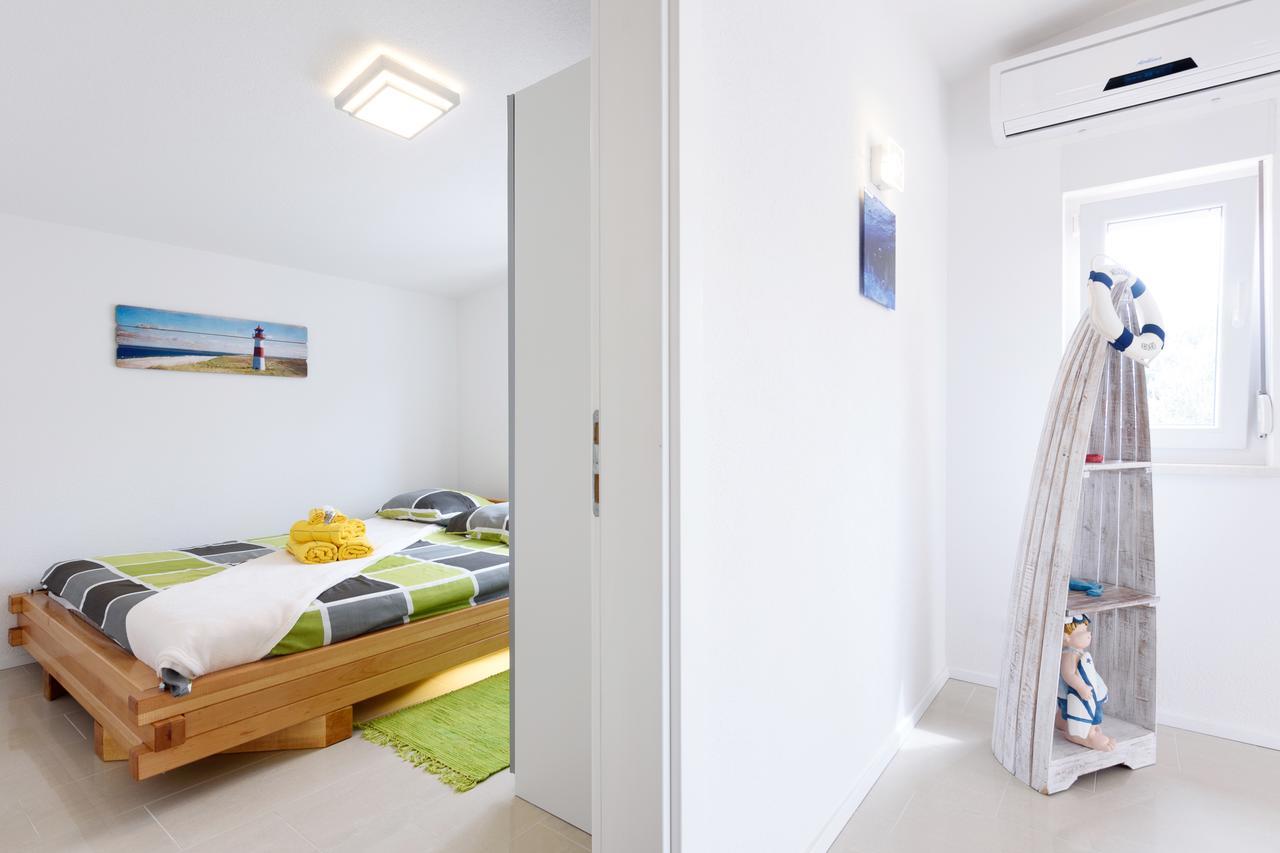Studio Apartment Maslina Gornji Karin Ngoại thất bức ảnh