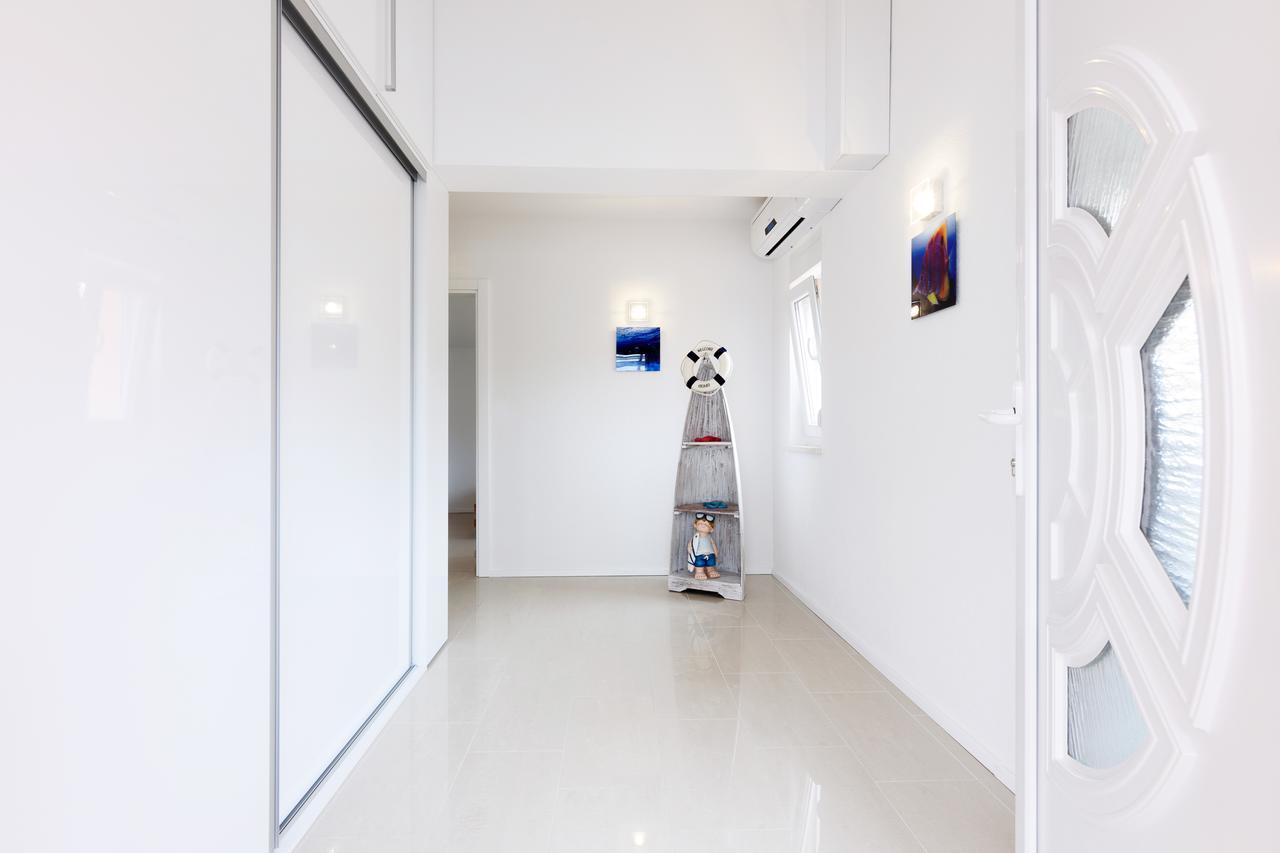 Studio Apartment Maslina Gornji Karin Phòng bức ảnh