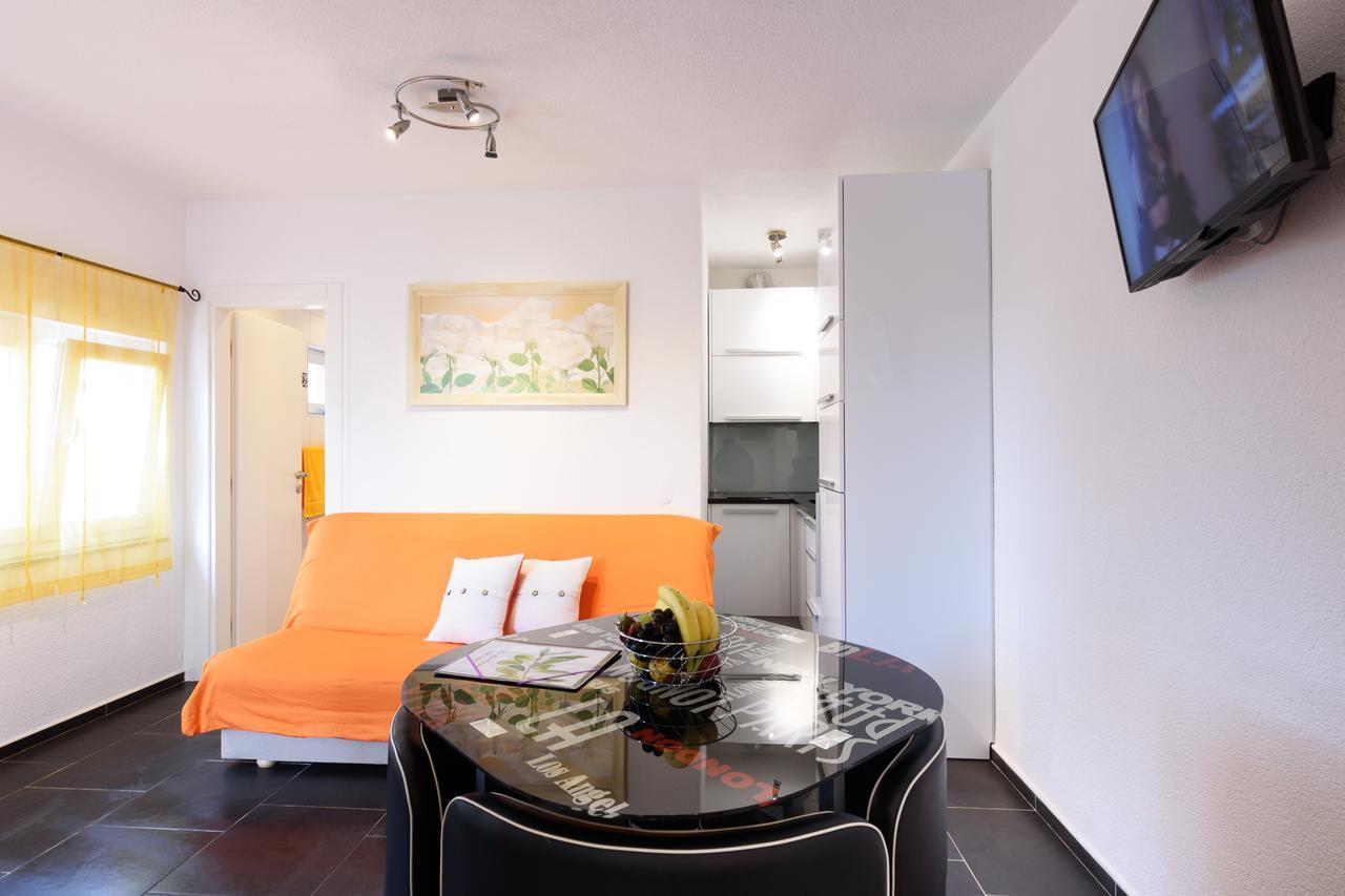 Studio Apartment Maslina Gornji Karin Ngoại thất bức ảnh